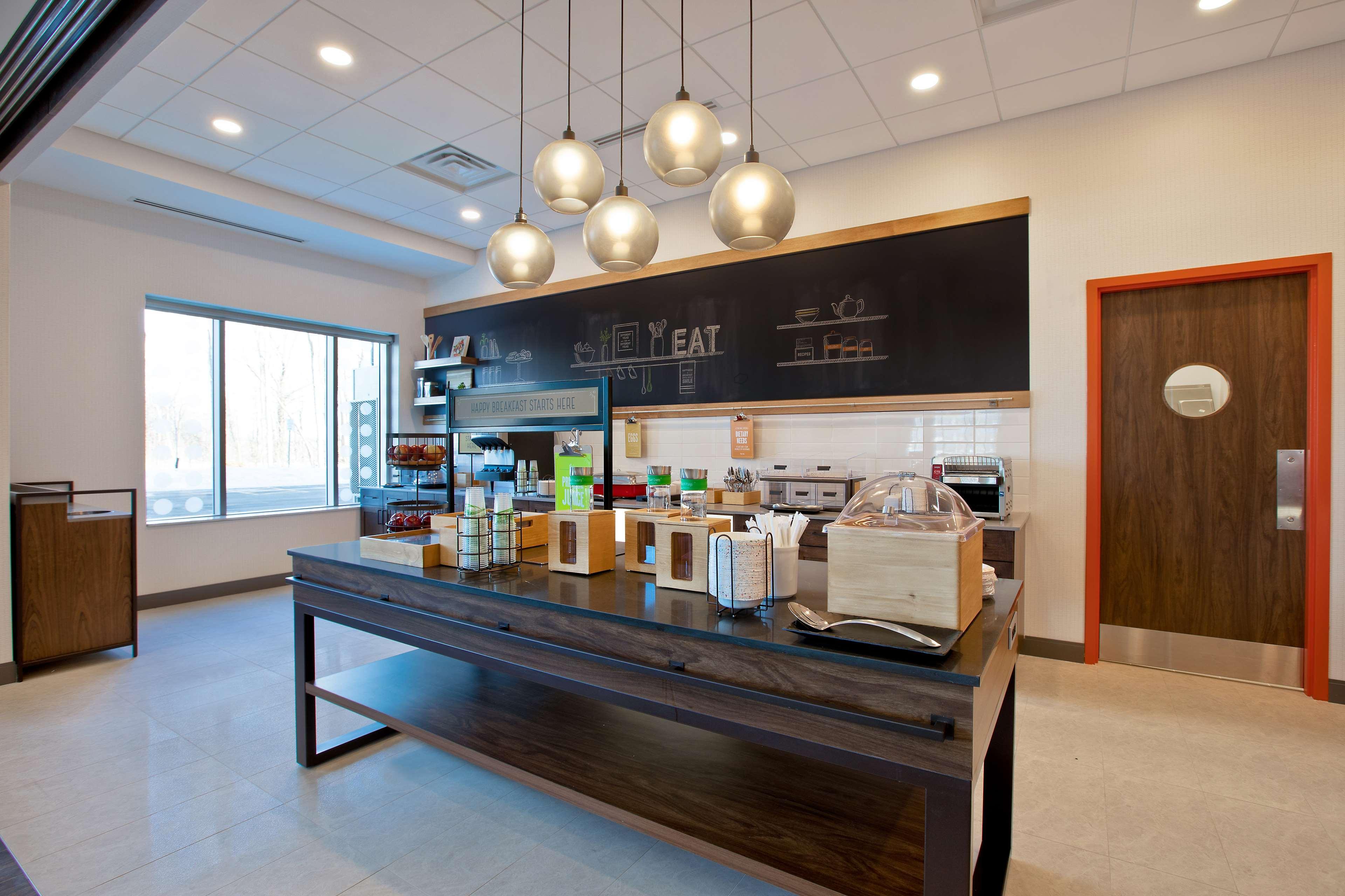 Hampton Inn & Suites Ottawa West, Ontario, Canada المظهر الخارجي الصورة