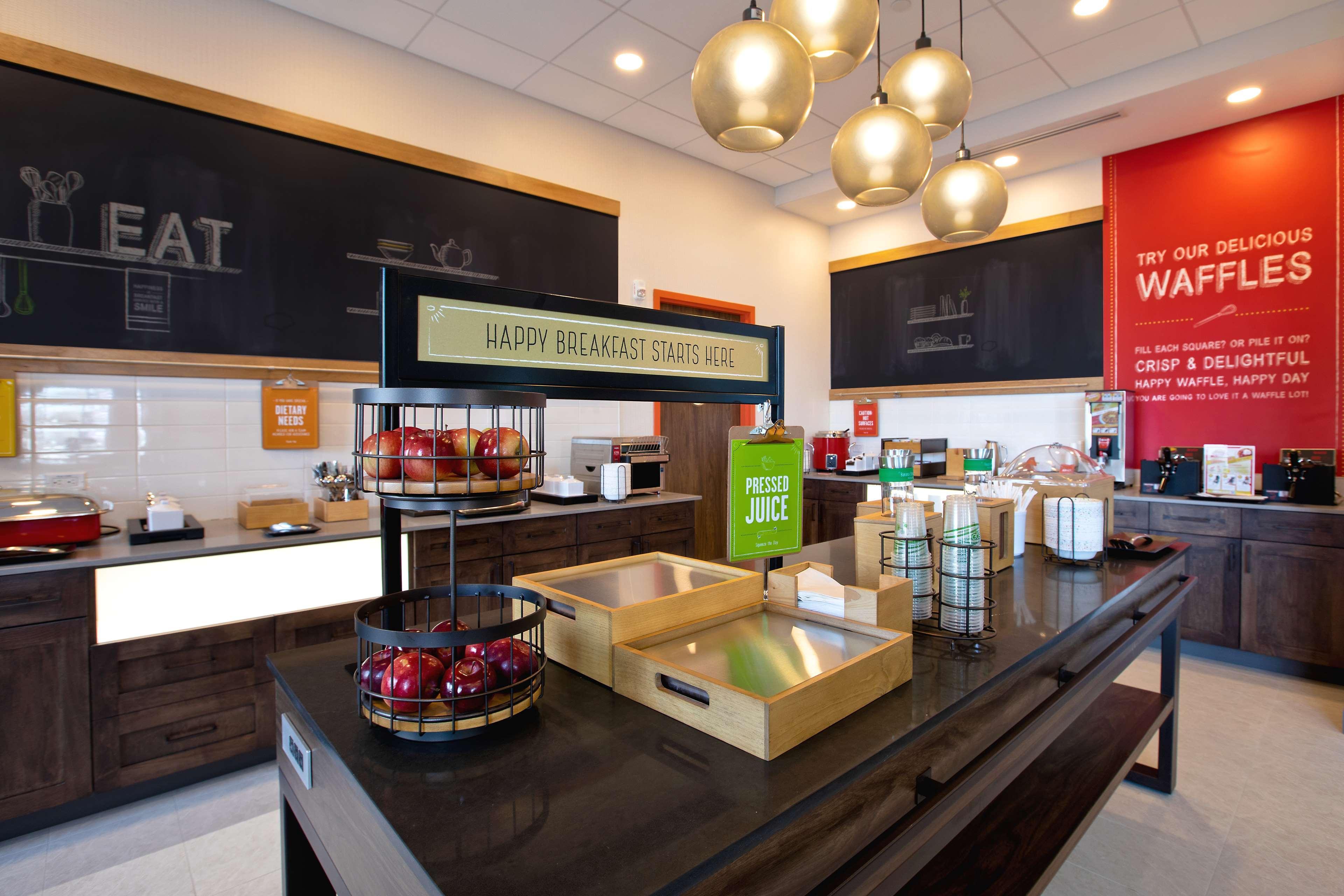 Hampton Inn & Suites Ottawa West, Ontario, Canada المظهر الخارجي الصورة