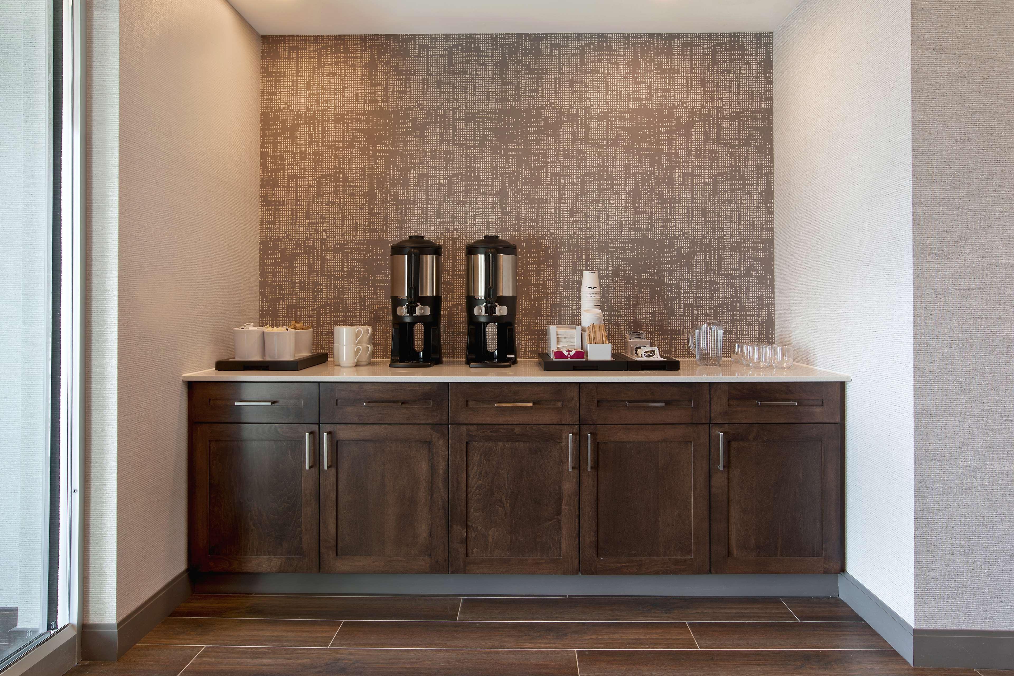 Hampton Inn & Suites Ottawa West, Ontario, Canada المظهر الخارجي الصورة
