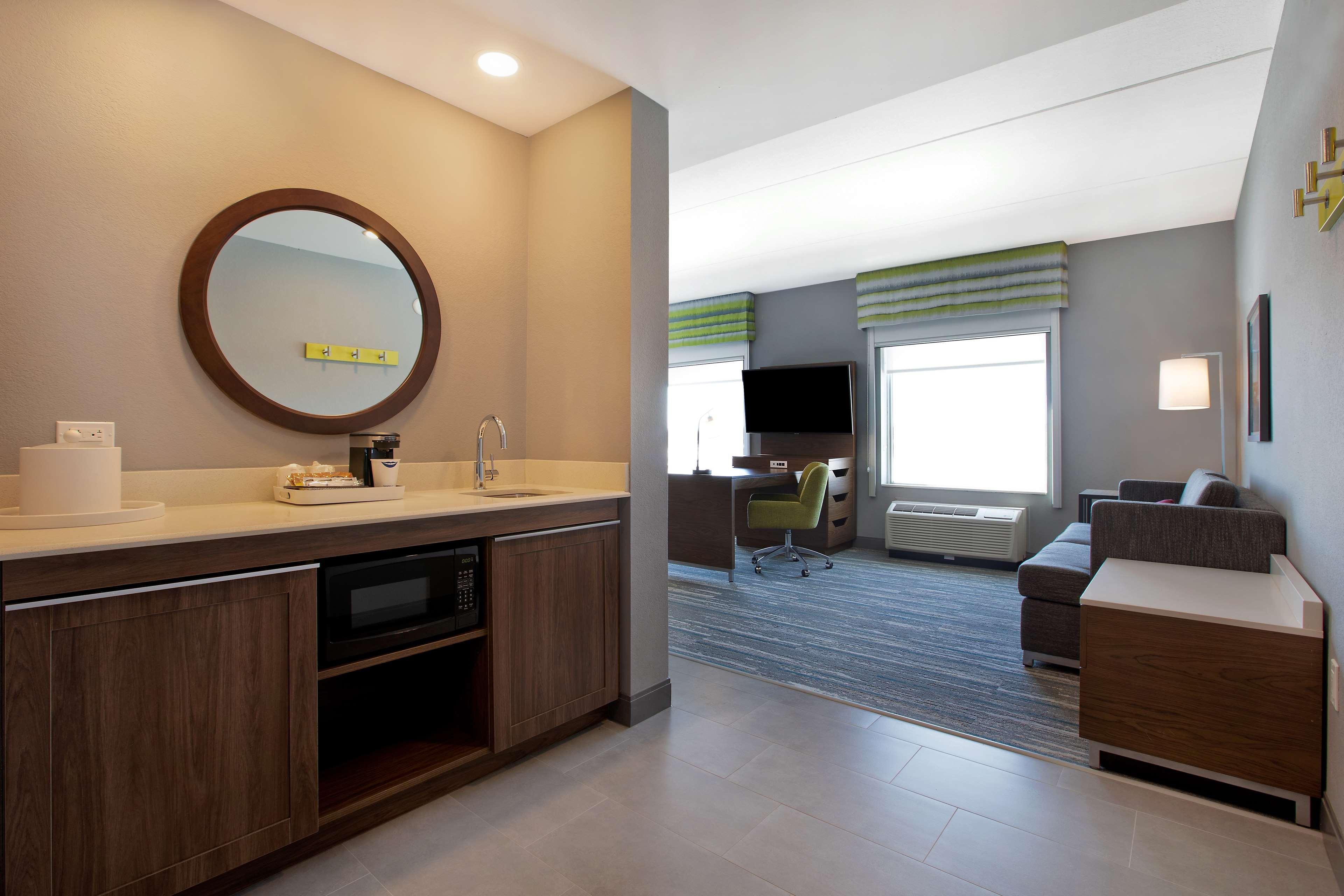Hampton Inn & Suites Ottawa West, Ontario, Canada المظهر الخارجي الصورة