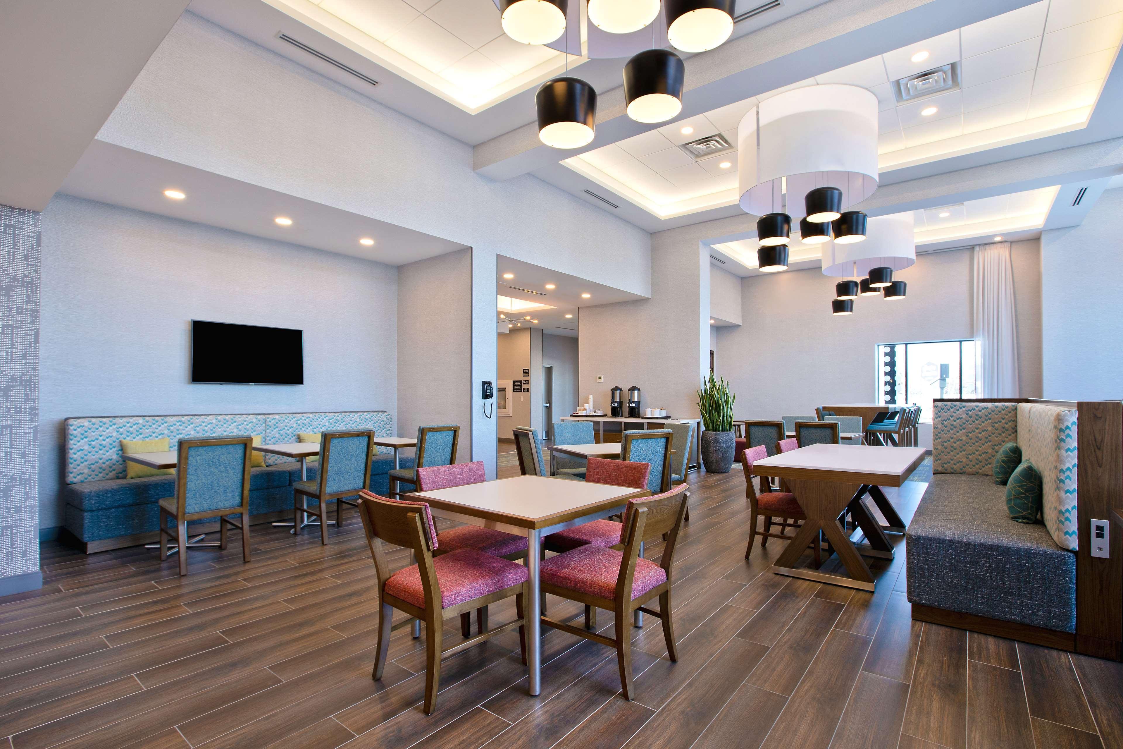 Hampton Inn & Suites Ottawa West, Ontario, Canada المظهر الخارجي الصورة