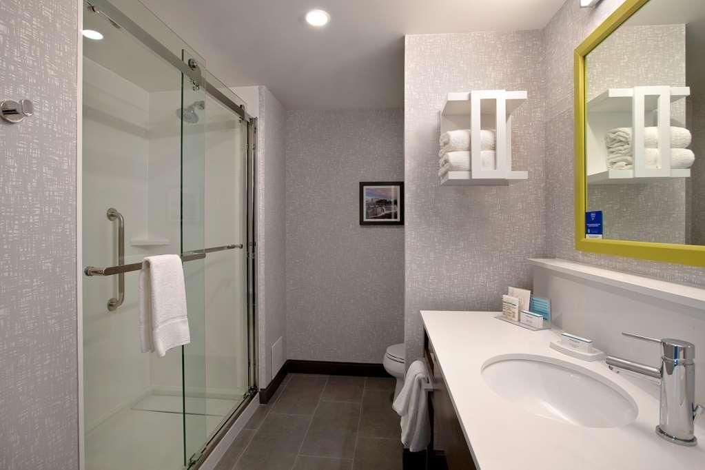 Hampton Inn & Suites Ottawa West, Ontario, Canada المظهر الخارجي الصورة