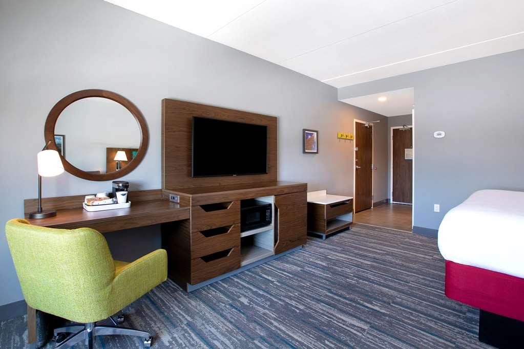 Hampton Inn & Suites Ottawa West, Ontario, Canada الغرفة الصورة