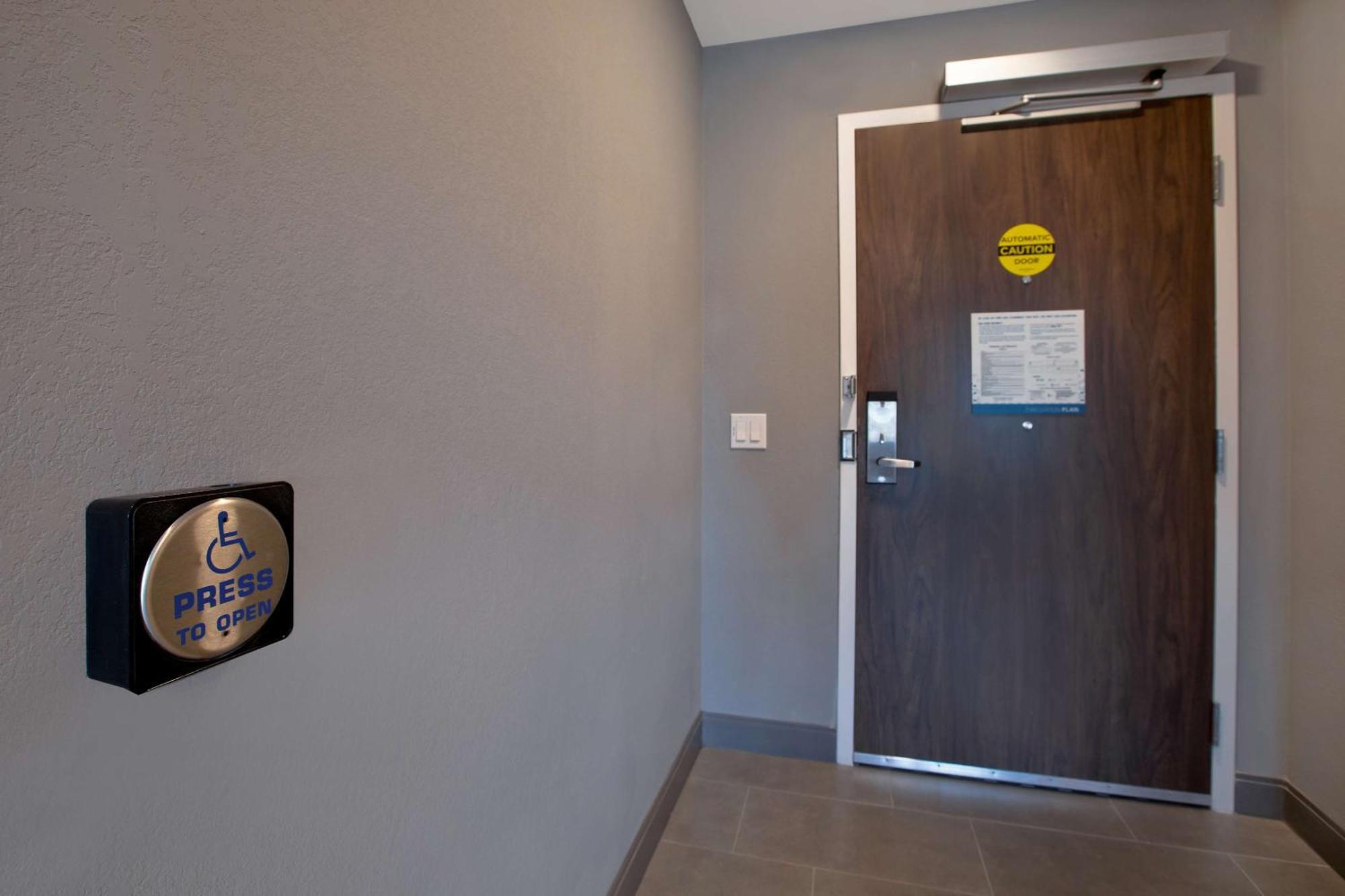 Hampton Inn & Suites Ottawa West, Ontario, Canada المظهر الخارجي الصورة